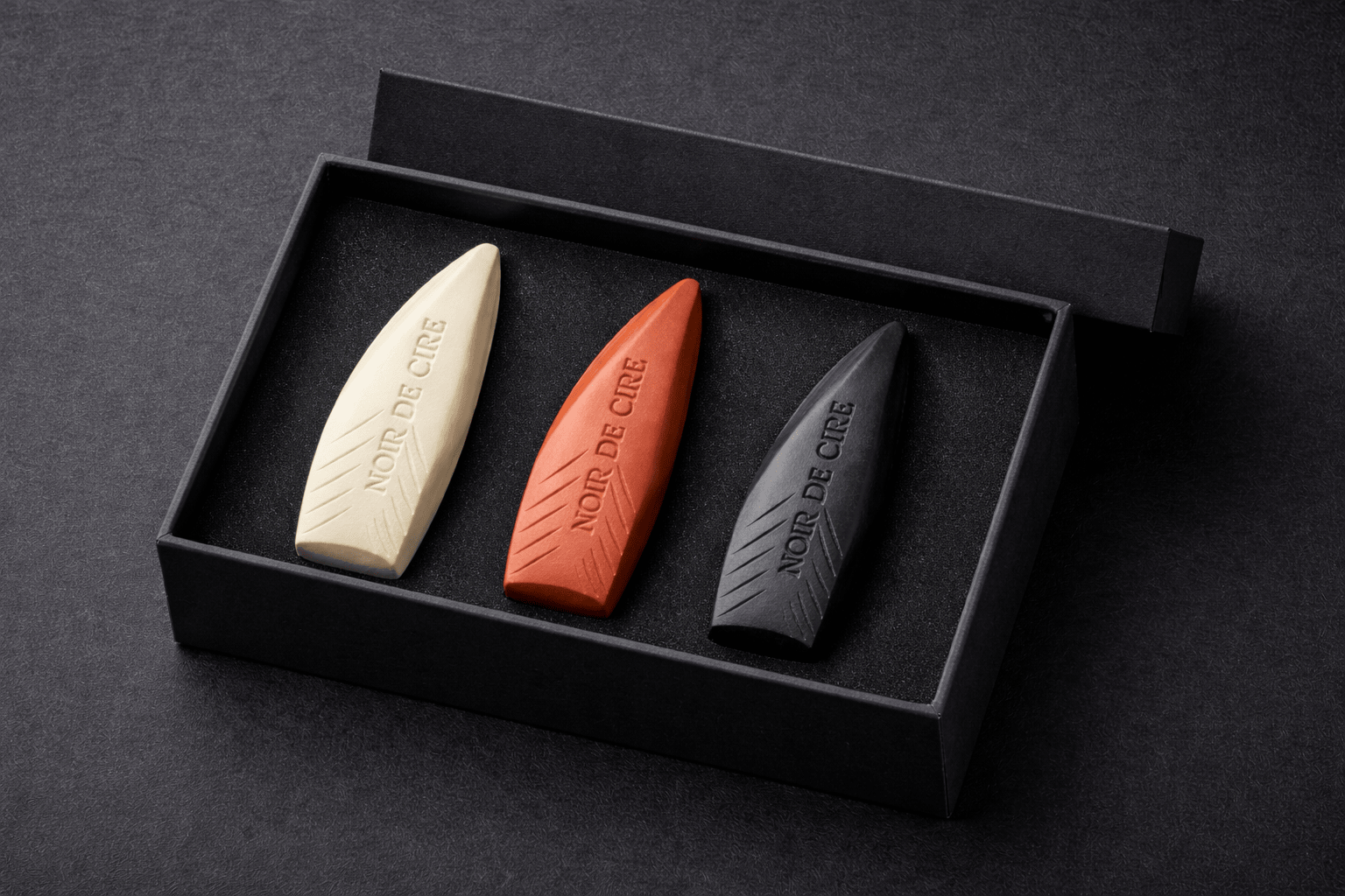 Coffret Noir de Cire avec plusieurs outils